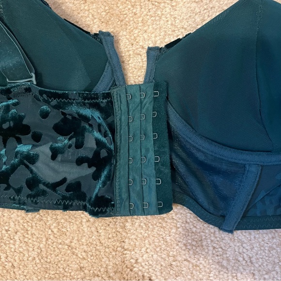 Dynamite Velvet Wired Bralette - Picture 4 of 13
